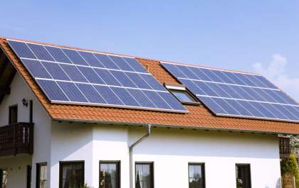 Nova lei da energia solar reduzirá conta de luz de milhares de brasileiros, diz ABSOLAR