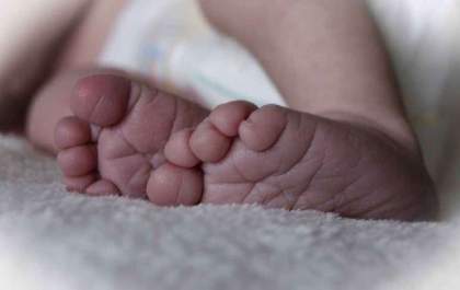 Bebê vai para a UTI com sintomas de covid-19
