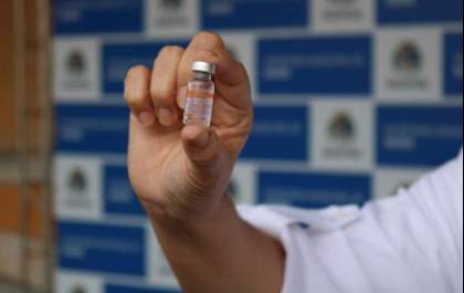 Coronavac tem eficácia contra Ômicron, mostra estudo preliminar