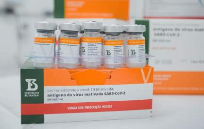 Coronavac tem eficácia contra Ômicron, mostra estudo preliminar
