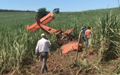 Piloto morre em queda de avião agrícola