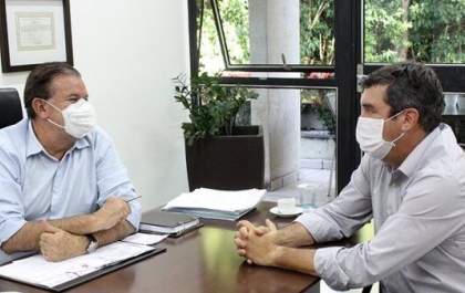 Eduardo Rocha recebe Eduardo Riedel e juntos, secretários, traçam metas para 2022