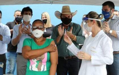 TBT: Vacinação contra a Covid-19 completa um ano em Três Lagoas