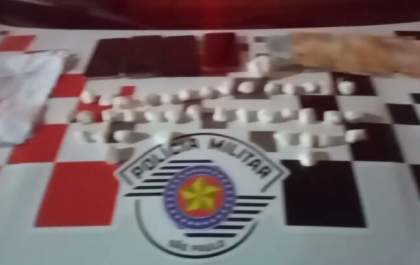PM prende 5 acusados de tráfico em casa no São José