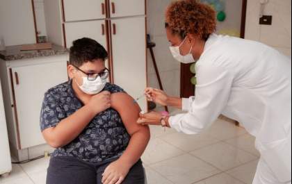 Começa a vacinação de crianças sem comorbidades