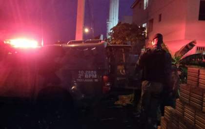 Jovem ameaça o pai de morte e quebra pertences da família