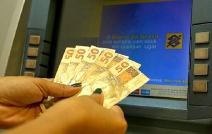 Servidores do Estado recebem salário no dia 1º de fevereiro com 10% de reajuste