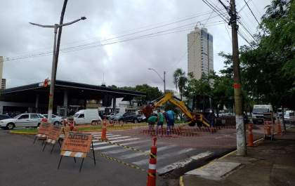 Avenida Brasília tem trecho interditado para obra