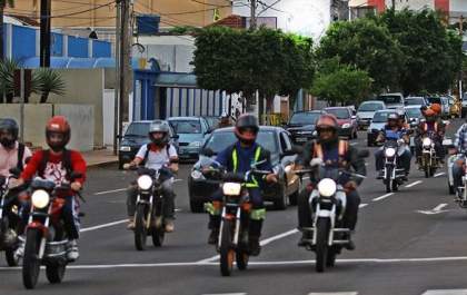 Motociclistas podem receber anistia de dívidas passadas se pagarem IPVA e licenciamento deste ano