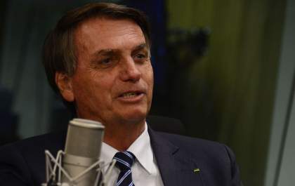 Bolsonaro oficializa reajuste de 33,23% para professores