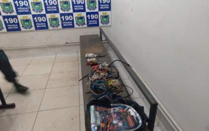 Ladrões de fios são presos durante ação da PM no Nossa Senhora Aparecida