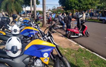 Polícia Militar realiza blitz visando reduzir indíces de acidentes em Três Lagoas