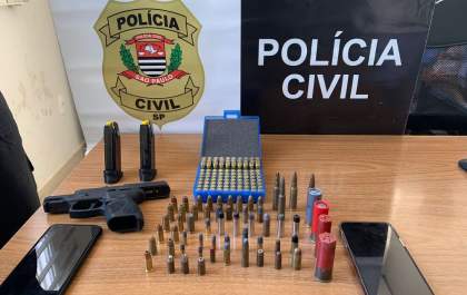 Despachante bélico é preso pelo GOE/Deic com pistola e munições; mulher dele foi detida