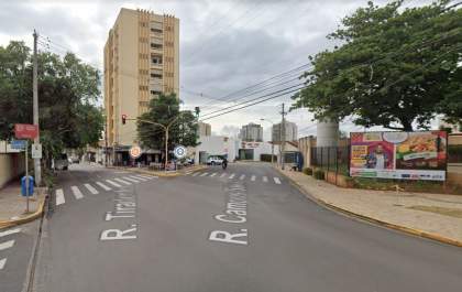 Caminhão rompe cabo e deixa semáforos inoperantes