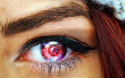 Olhos biônicos deixam clientes sem enxergar