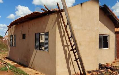 Homem é preso após destruir casa da ex- mulher em Água Clara