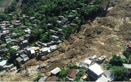Mortes em Petrópolis chegam a 178 por causa da tragédia