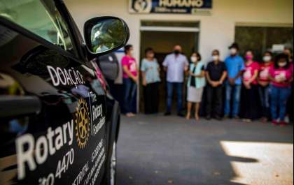 Banco de Leite ganha carro de Rotary Clubs de Araçatuba