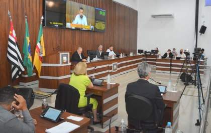 Vereadores dão voto de confiança e aprovam parcelamento do Biriguiprev