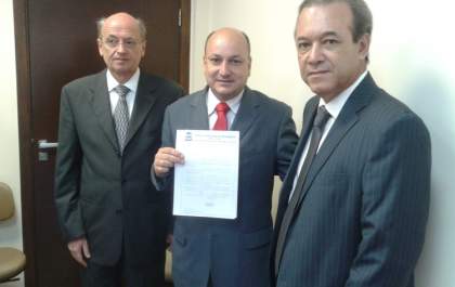 Prefeito consegue recursos para construção da central de fisioterapia