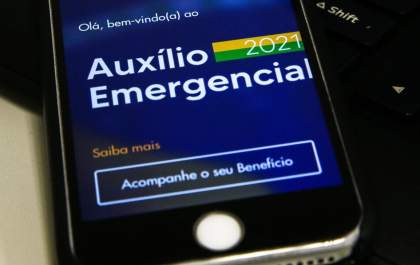 Governo regulamenta ressarcimento de recursos do auxílio emergencial