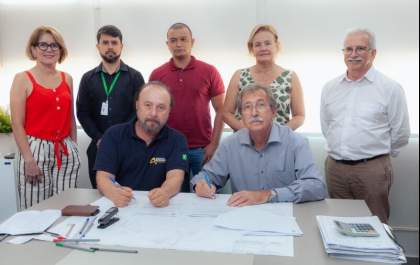 Educação assina convênio com cooperativa SICREDI para implantação do programa “A União Faz a Vida”
