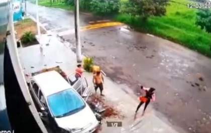 Homem é detido por embriaguez após bater carro em poste, placa e prédio em Birigui