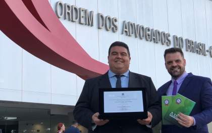 Selo de Qualidade da OAB Recomenda chega às mãos do UniToledo Wyden