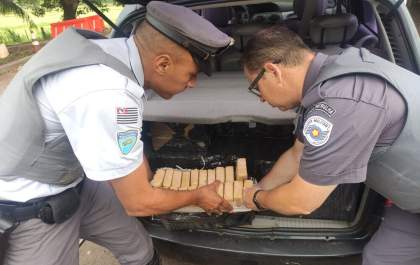 Polícia Militar prende dois traficantes com grande quantidade de droga