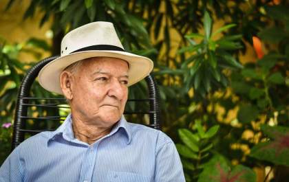 Poeta de Araçatuba lança obra 'Eu ainda sou caipira'