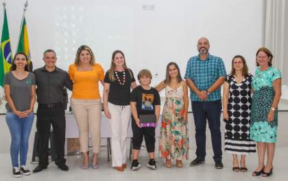 Sicredi e ADN premiam escolas de Birigui que participam do projeto Óleo das Abelhas