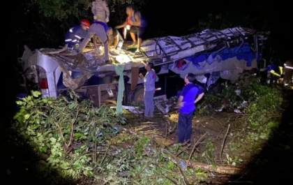 Ônibus envolvido em acidente com 11 mortos não tinha autorização para transporte interestadual