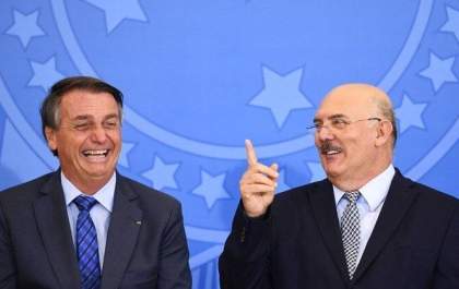 Milton Ribeiro confirma à PF que recebeu pastores a pedido de Bolsonaro