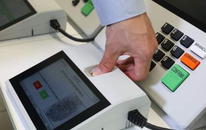 Seis governadores deixam cargos para disputar eleições de outubro
