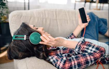 Fato ou fake: os fones de ouvido podem prejudicar a audição?