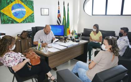 Birigui renova convênio para prevenção ao câncer do colo uterino com hospital de Barretos
