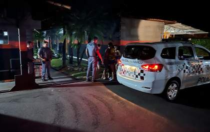 Filhos pulam muro de casa e pedem ajuda à PM ao ver mãe sendo agredida em Birigui