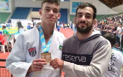 Judoca araçatubense vence campeonato brasileiro em Curitiba
