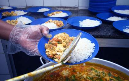 Merendeiras são presas acusadas de furtar alimentos da escola em Araçatuba