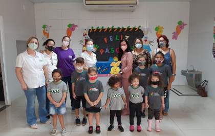 Centro Educacional faz entrega dos chocolates da Páscoa Solidária