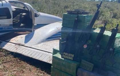Piloto decola avião cheio de armas e drogas após chegada da PF próximo ao Paraguai