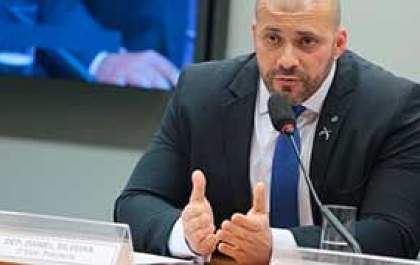Deputado federal Daniel Silveira é condenado a 8 anos e 9 meses de prisão