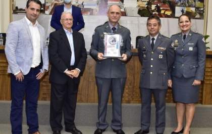 Comandante da PM é condecorado pela Câmara de Penápolis