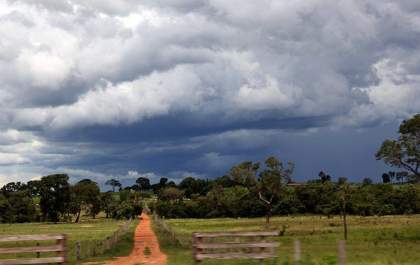 Sábado tem baixa umidade do ar e previsão de chuvas moderadas no Centro-Sul e região do Pantanal