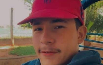 Jovem de 17 anos morre após acidente com caminhonete