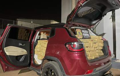 Carro esportivo lotado de maconha em Três Lagoas