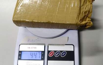 Indivíduos são presos em flagrante por tráfico de drogas