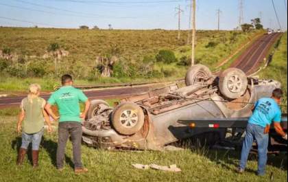 Susto: Pecuarista sai ilesa de capotamento na BR-262, saída para Três Lagoas