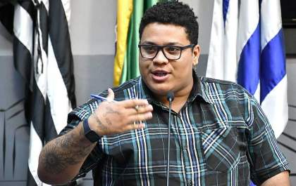 “Propositura não passa de oportunismo eleitoral”, diz vereador sobre proibição de banheiros multigêneros