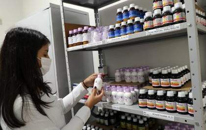 Secretaria Municipal Saúde de TL alerta que pode haver falta de medicamentos devido dificuldade de importação de matéria-prima